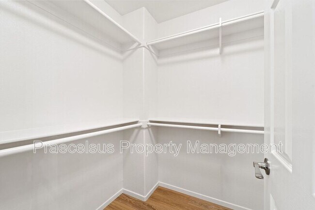 Building Photo - 8265 Gold Coast Dr