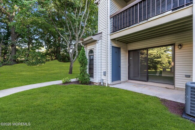 Building Photo - 2101 Bayhead Dr