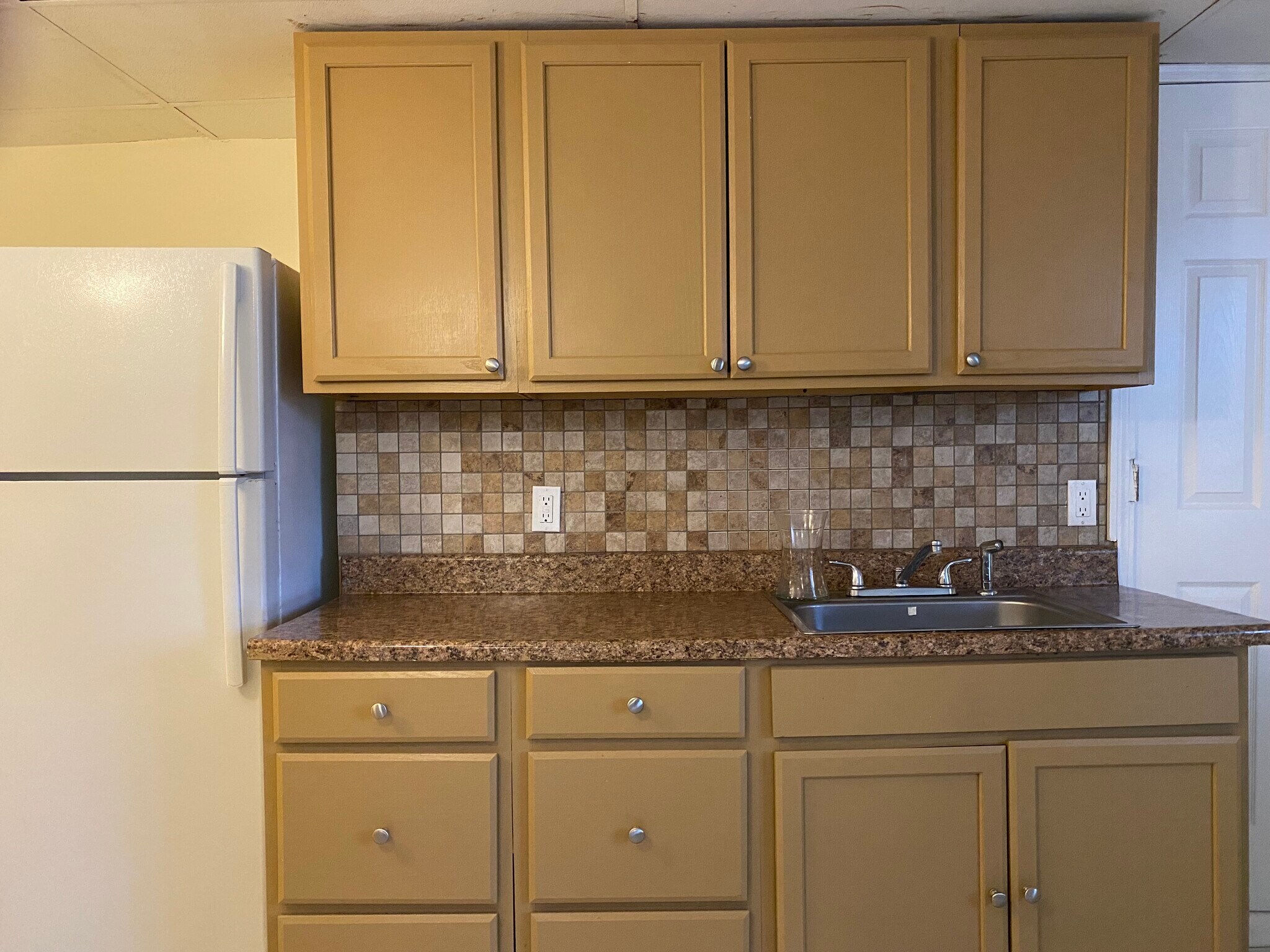 Kitchen - 2244 Nichols Ave