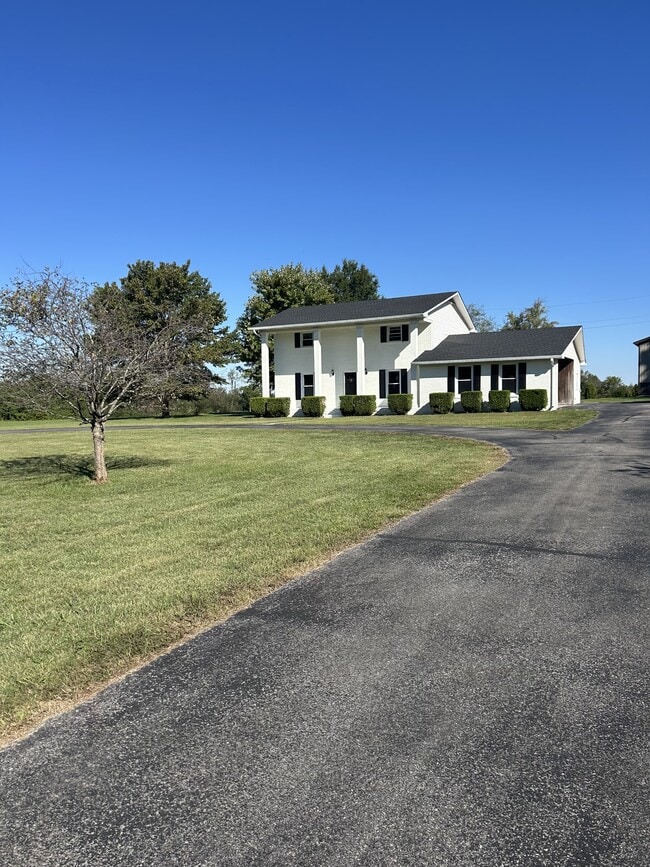 Primary Photo - 2060 Lovers Ln