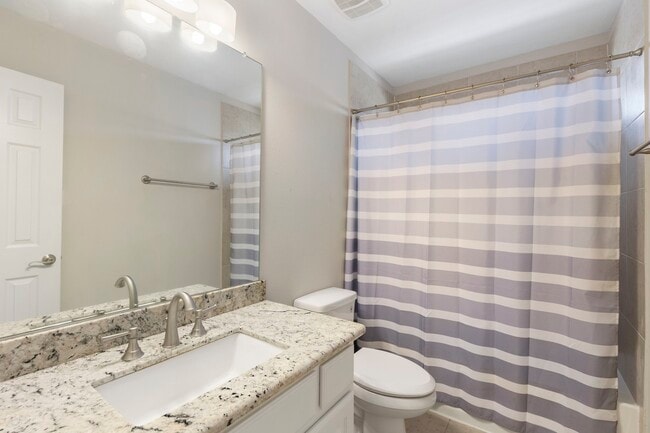 Building Photo - 6223 Pinewood Heights Dr