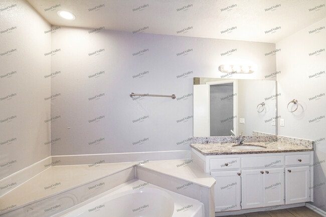 Building Photo - 1507 Westmore Dr