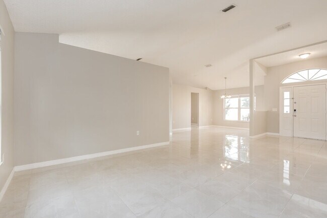 Building Photo - 1523 Golden Poppy Ct