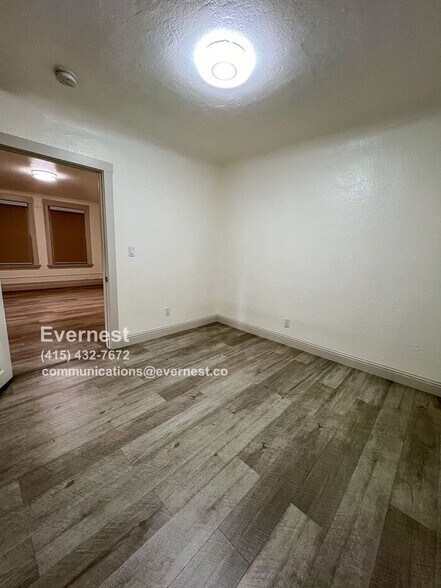 Building Photo - 884 29th St