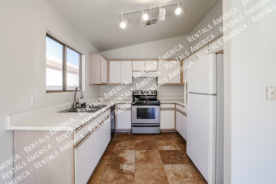 Building Photo - 9067 W Yale St
