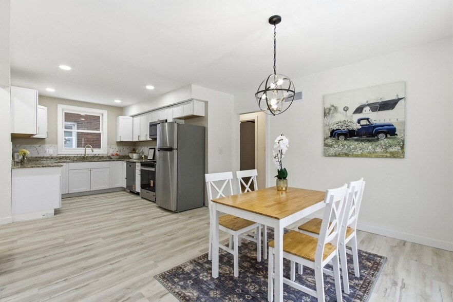 Building Photo - 12611 Stoepel St