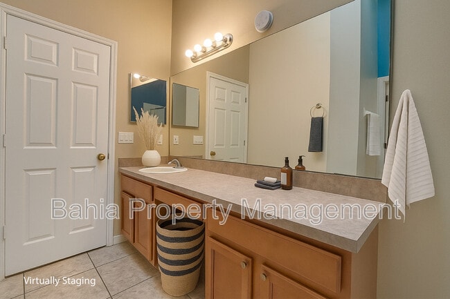 Building Photo - 252 Bramley Ct