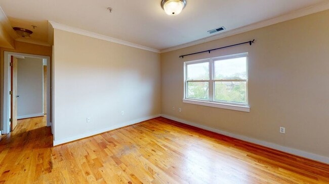 Building Photo - 2615 4th St NE