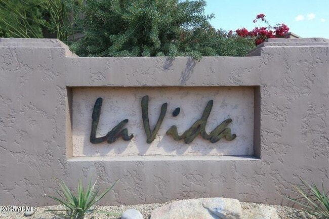 Building Photo - 8602 E Vista Del Lago