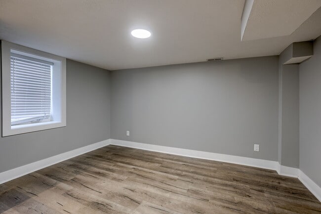 Building Photo - 2347 S 33rd St