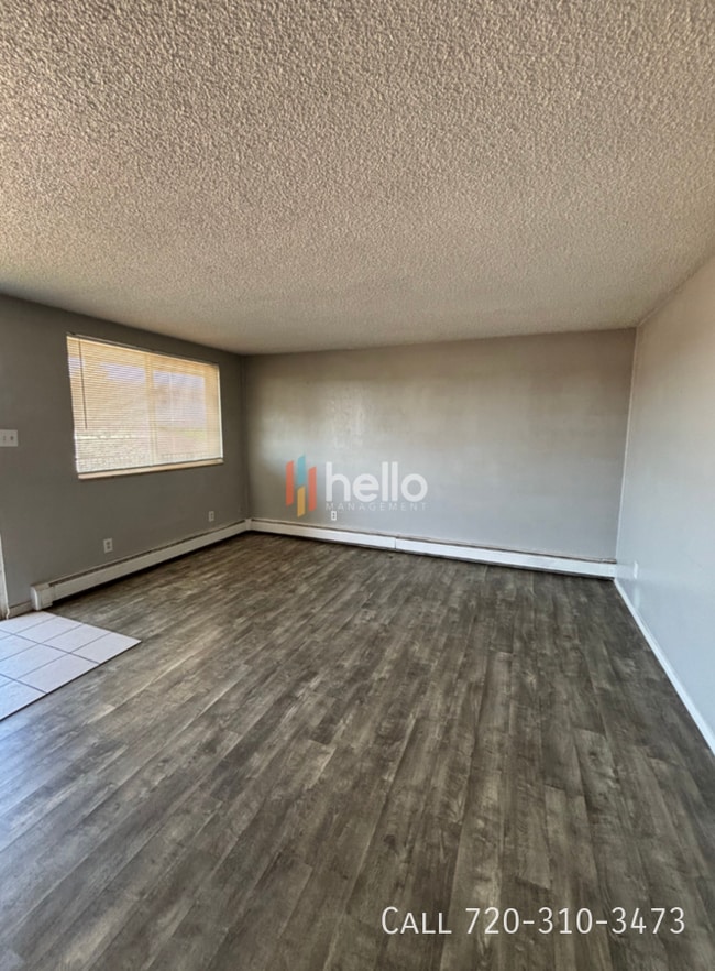 Building Photo - 1806 E La Salle St