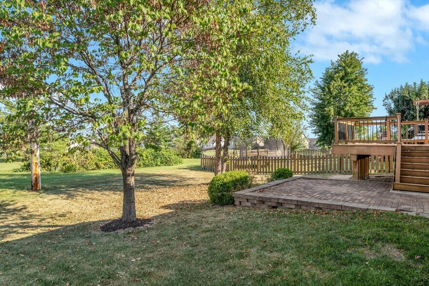Building Photo - 1583 Briarchase Dr