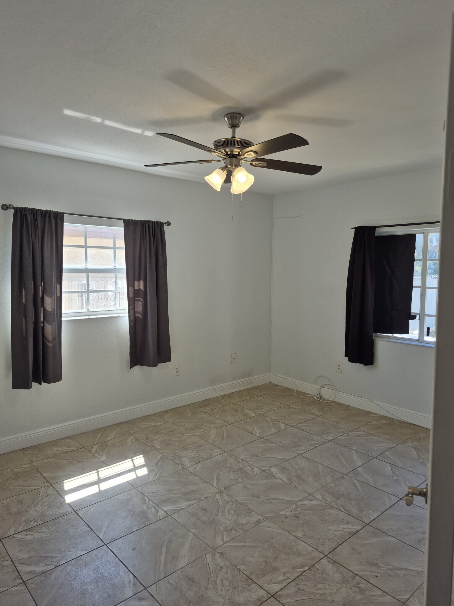 Building Photo - 448 NW 4th Ave