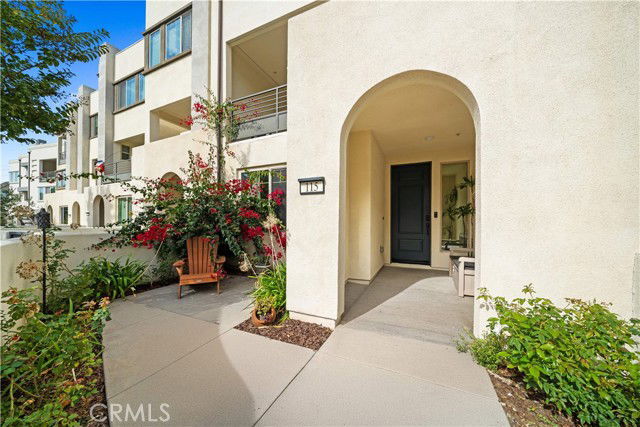 Building Photo - 115 Episode