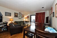 Building Photo - Cozy 1 bed 1 bath with private balcony available 7/1/26