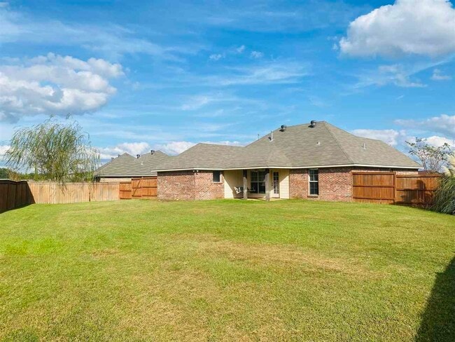 Building Photo - 107 Wellesley Drive