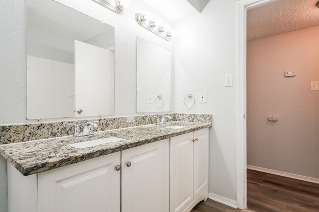Building Photo - 4 BR/2BA | Updated Single Family Home | Gorgeous hardwoods | Storage attic!