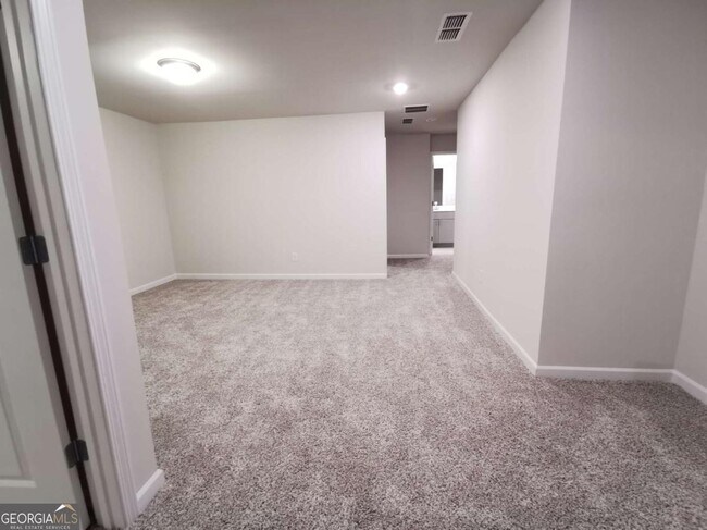 Building Photo - 6025 White Sycamore Pl