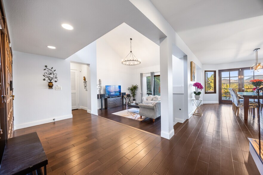 Building Photo - 17645 Rienzi Pl