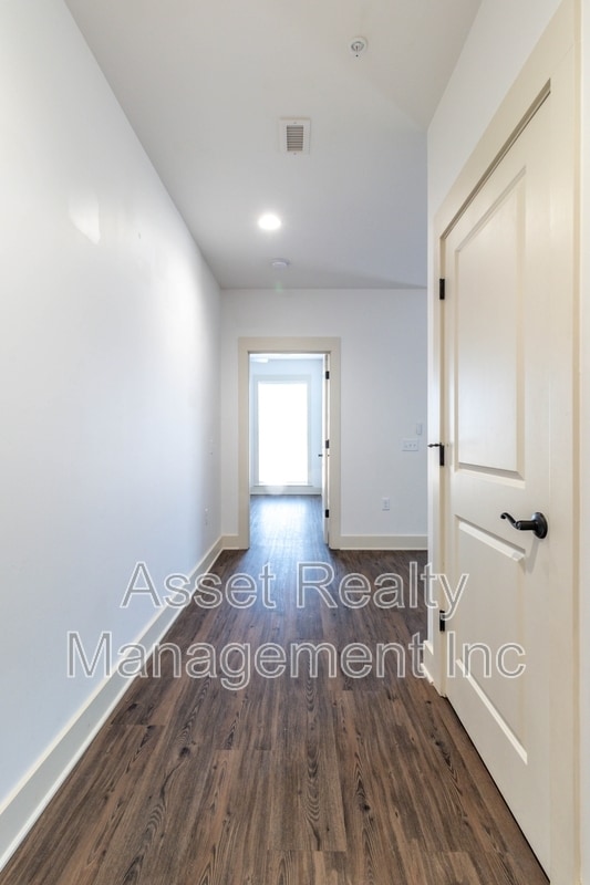 Building Photo - 1110 Franck St