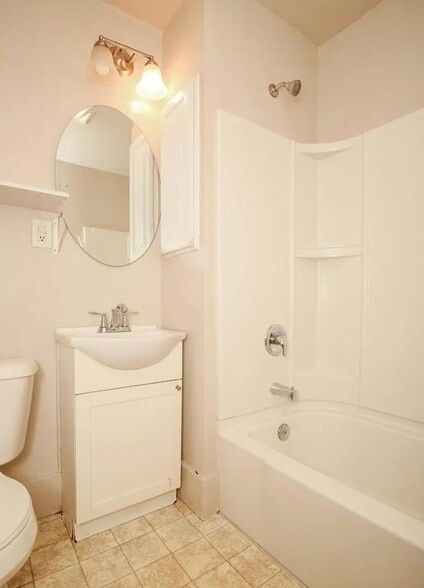 Building Photo - 425-427 W 16th St