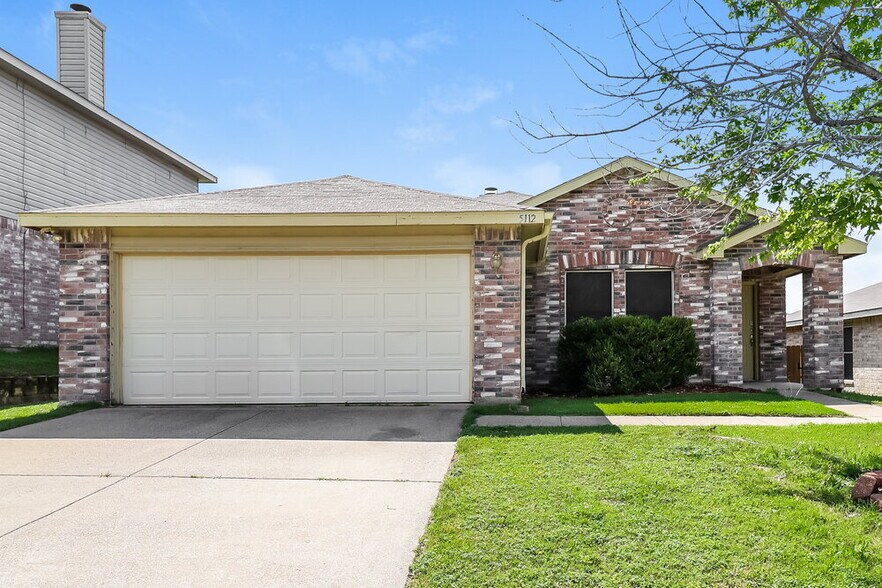 Primary Photo - 5112 Royal Burgess Dr