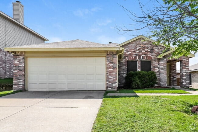 Building Photo - 5112 Royal Burgess Dr