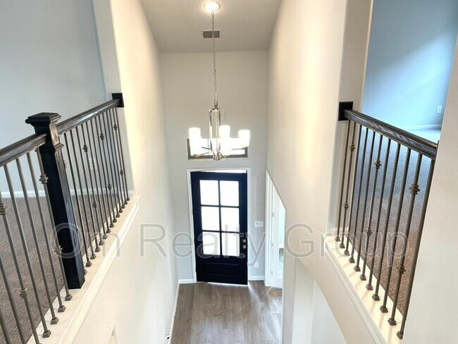 Building Photo - 8806 Morning Glow Dr
