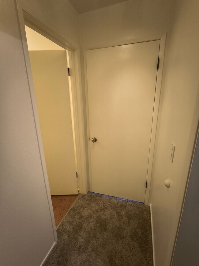 Building Photo - TOP FLOOR 1BD/1BATH Condo Available For Rent at the Watergate Community in Emeryville!!!!