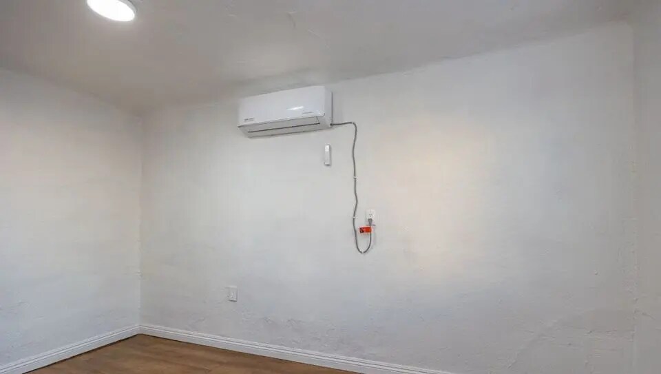 Bedroom - 421 W 9th St