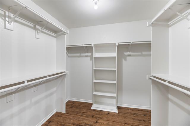 Building Photo - 10905 Fawn Valley Dr