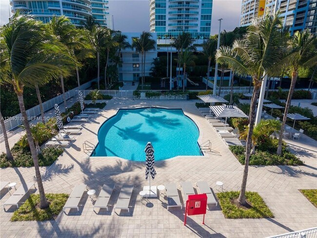 Building Photo - 2101 Brickell Ave