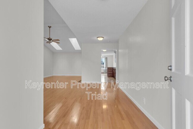 Building Photo - 3959 Lewiston Rd