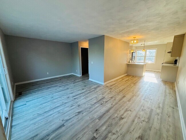 Building Photo - 2508 Ridge Rd