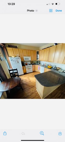 Building Photo - 2120 W Warner Ave