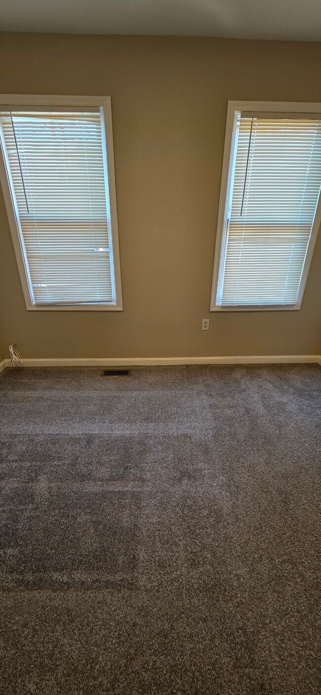 Building Photo - 238 N Rose St