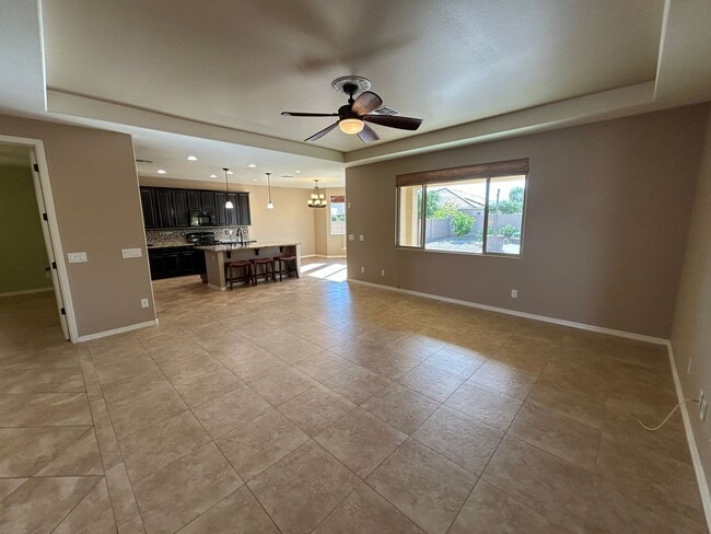 Building Photo - 18627 W North Ln