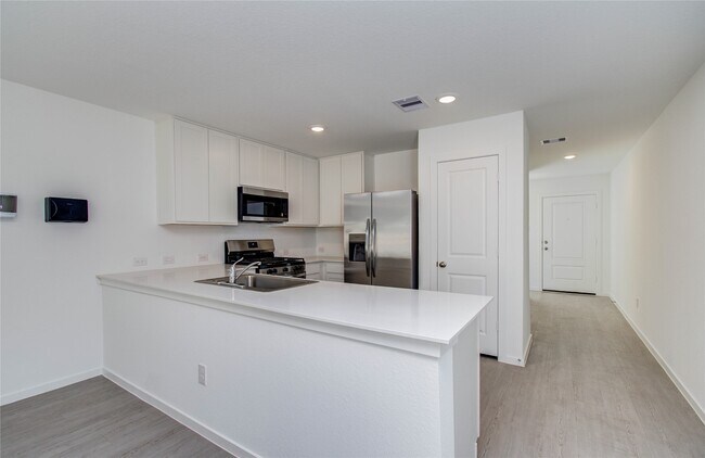 Building Photo - 14845 N Ascot Bnd Cir