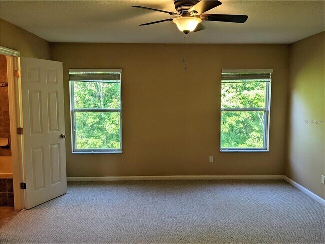 Building Photo - 10272 Park Commons Dr