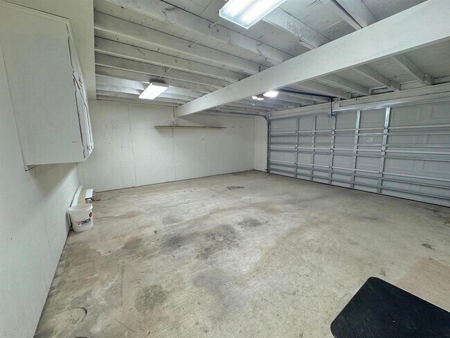Building Photo - 495 Yorktown Ln