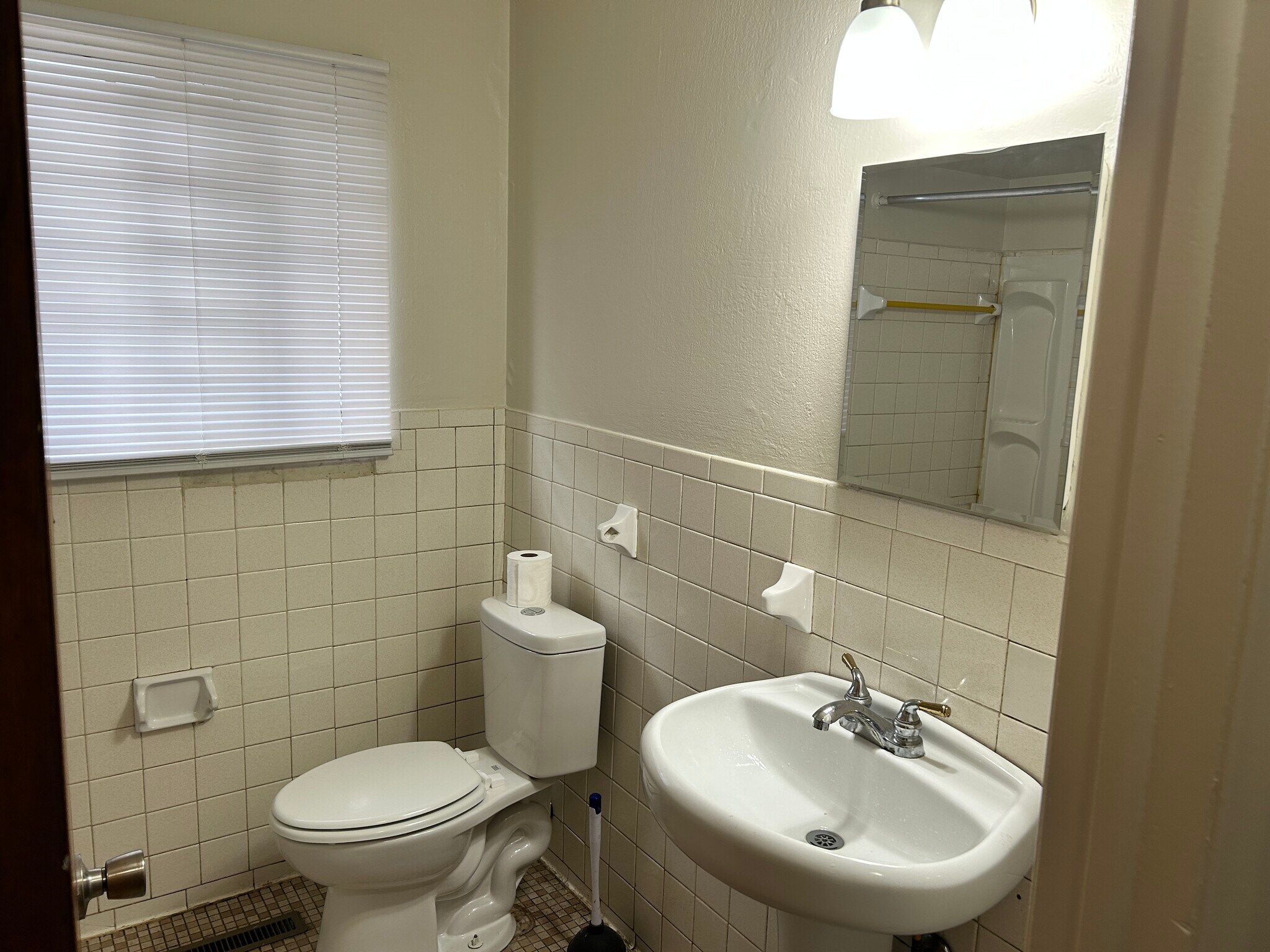 Bathroom - 14826 Cedargrove St