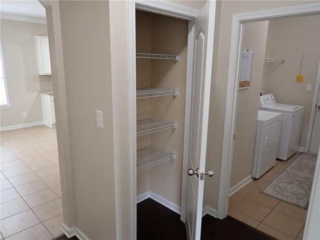 Building Photo - 3861 Branford Ct