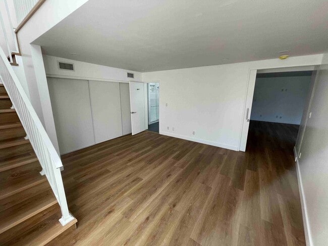 Building Photo - COMPLETELY REMODELED HOME IN QUIET AREA!