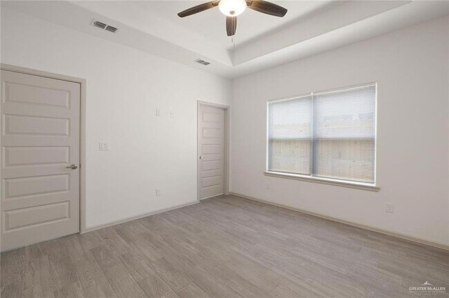 Building Photo - 740 N Alamo Rd