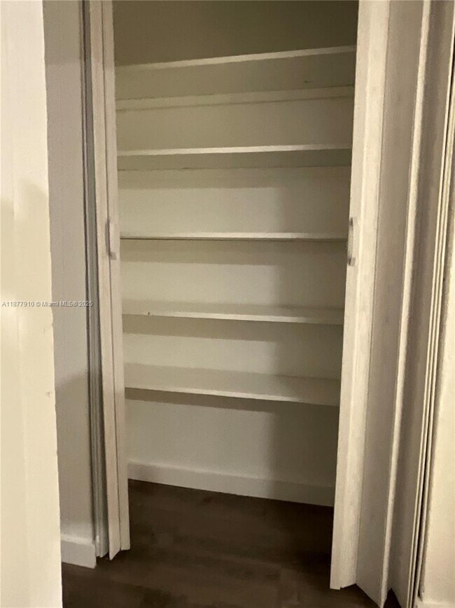 Building Photo - 3333 NW 5th Ave