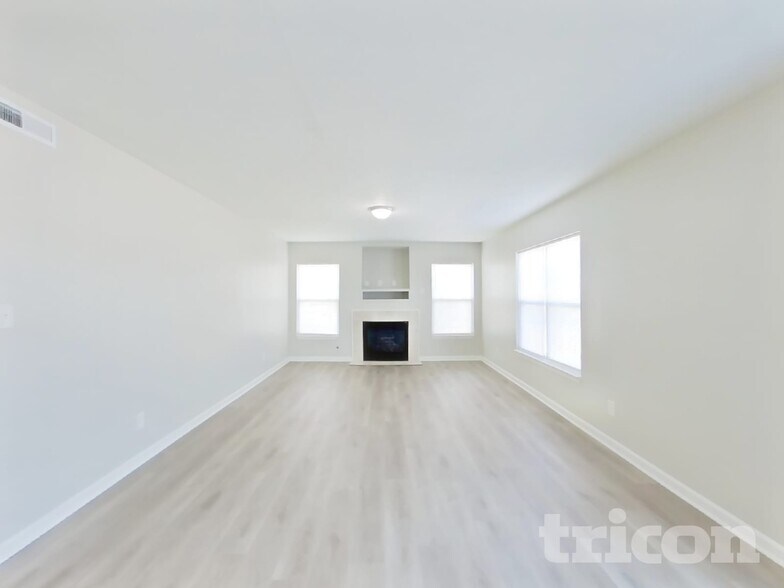 Building Photo - 1003 Pine Ridge Way