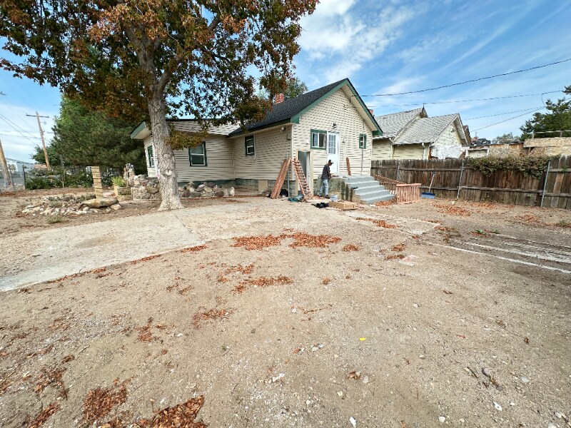 Building Photo - 102 N 9th Ave