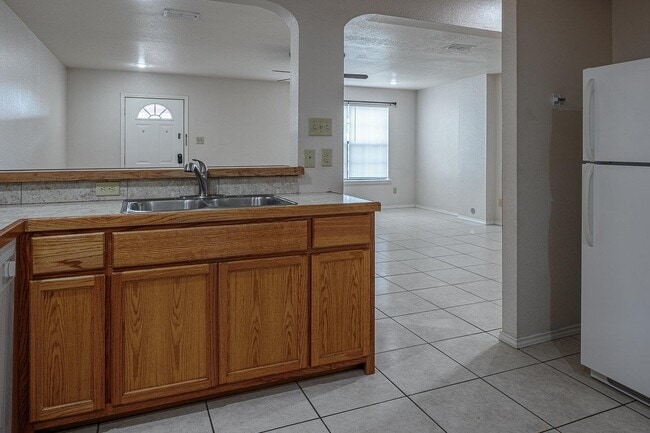 Building Photo - 100 Ramon Cardenas Dr