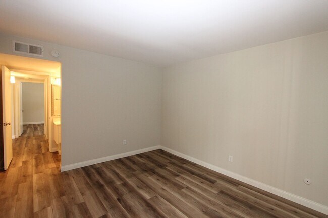 Building Photo - Light and bright 2 bedroom 2 bathroom condo available April 25, 2025