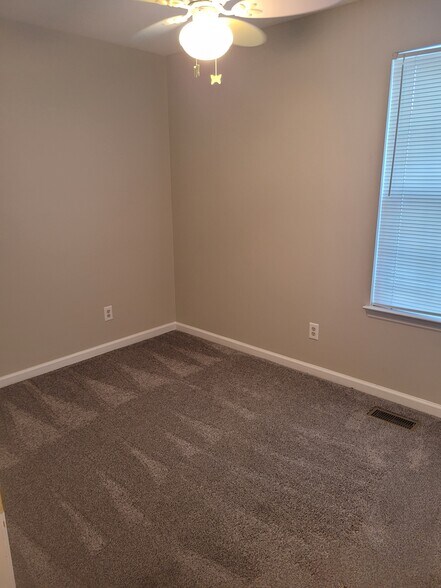 Building Photo - 604 Forest Park Ct